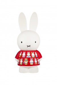 De feestjurk by Piet Paris