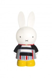 Volendammer nijntje by Harmen van Straaten